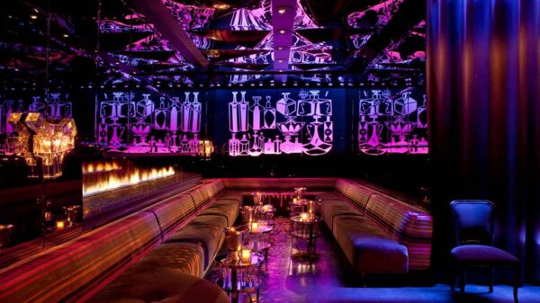 Toronto Star reviews Pick 6ix - the restaurant Drake owns in Toronto