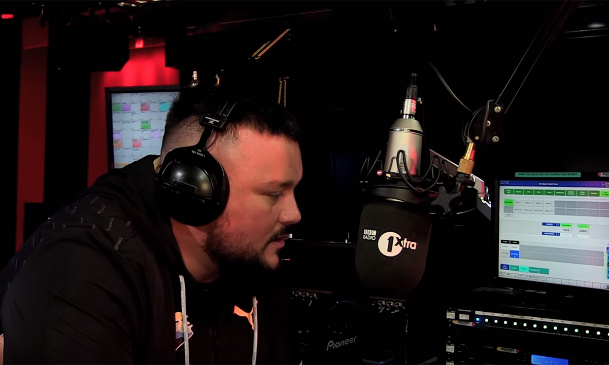 Drake releases Fire In The Booth freestyle on BBC Radio 1Xtra