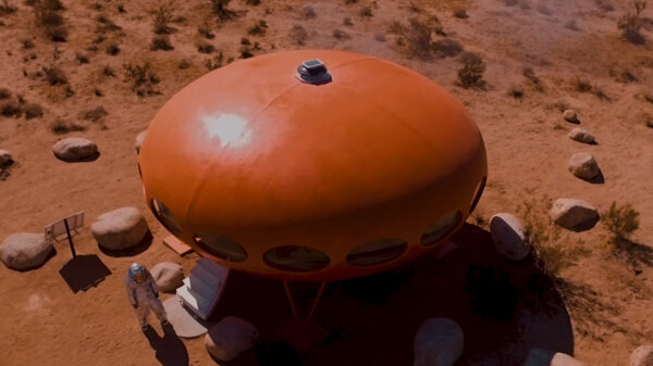 Eric Bellinger kicks off 3-day visual campaign with Tapped In video