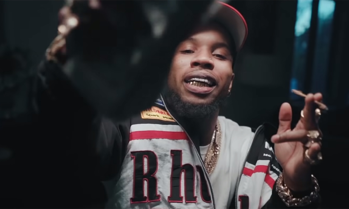 Tory Lanez in the Broke In A Minute video. 