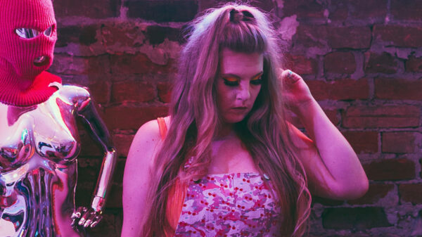 RAXX is promoting her new single Scars