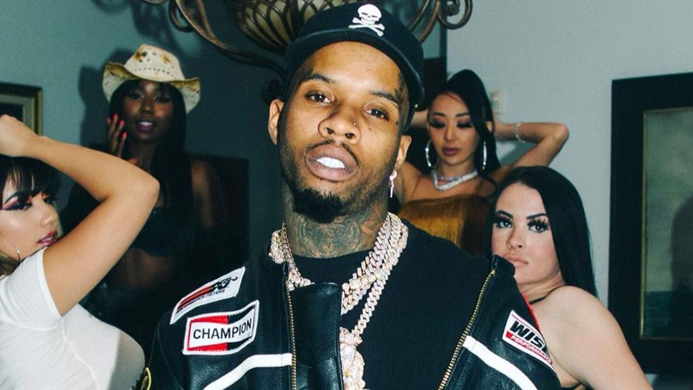 Tory Lanez 'When Its Dark (Freestyle)' Music Video Outfits