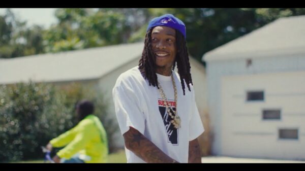 Scene from the Peace and Love music video by Wiz Khalifa