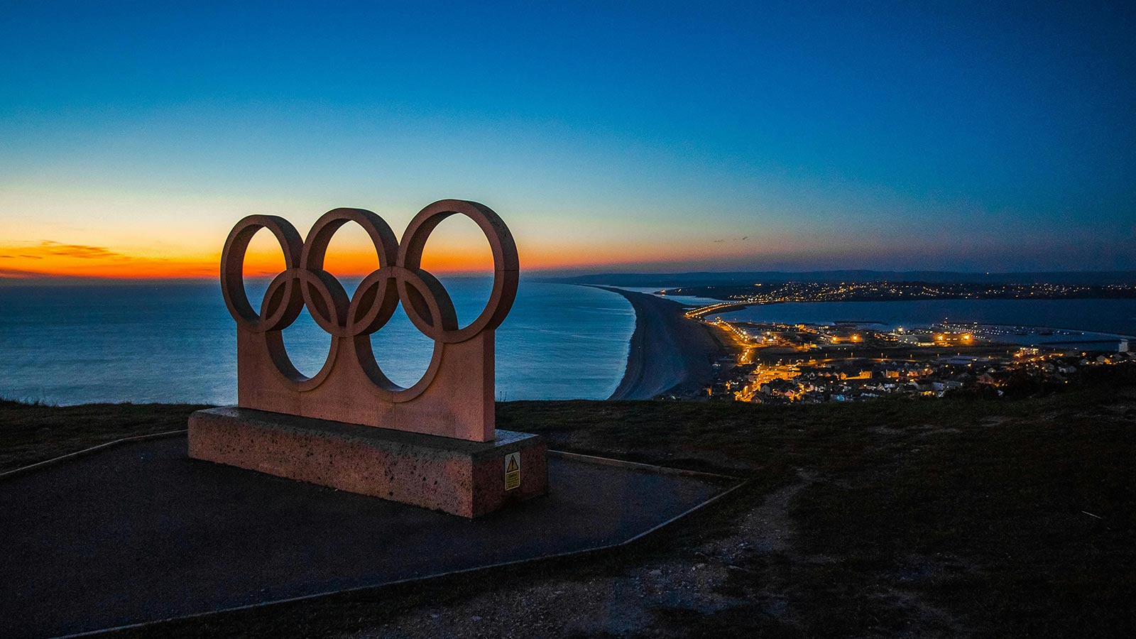 2028 Olympics represented by a statue of the Olympic rings (not in Los Angeles)