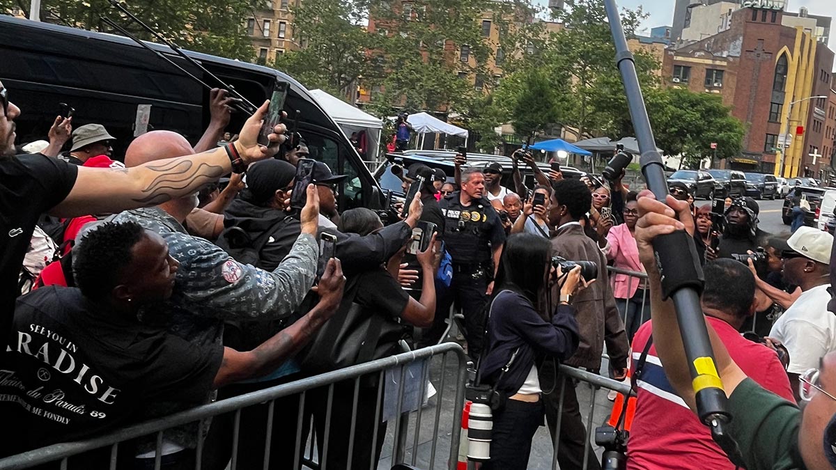 A large crowd gathers on day 23 of the Diddy trial